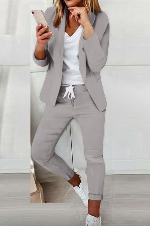 Women's smart-casual tailored set – side view