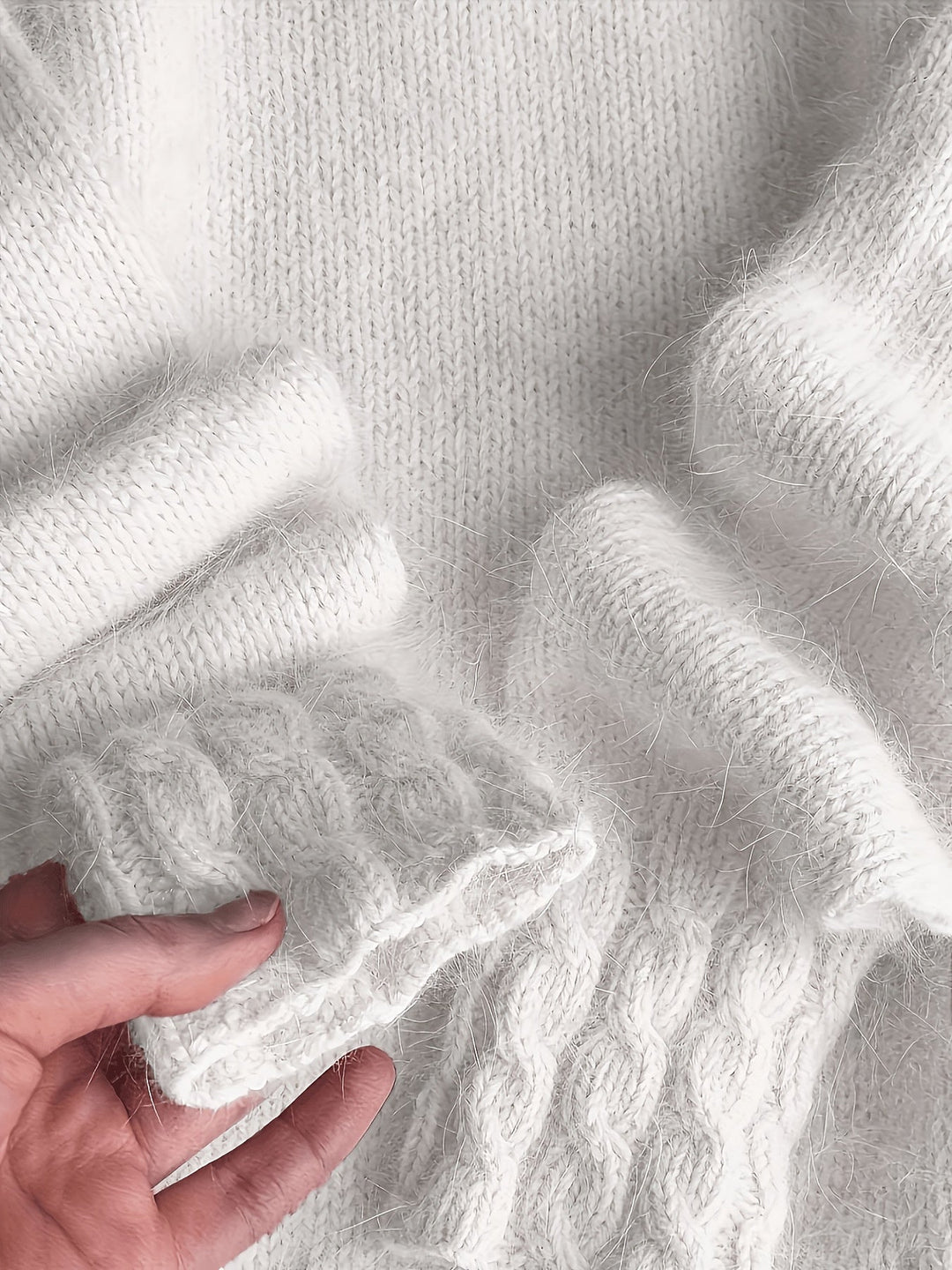 Marisienne | Women's Alpaca Wool Cable Knit Turtleneck Sweater