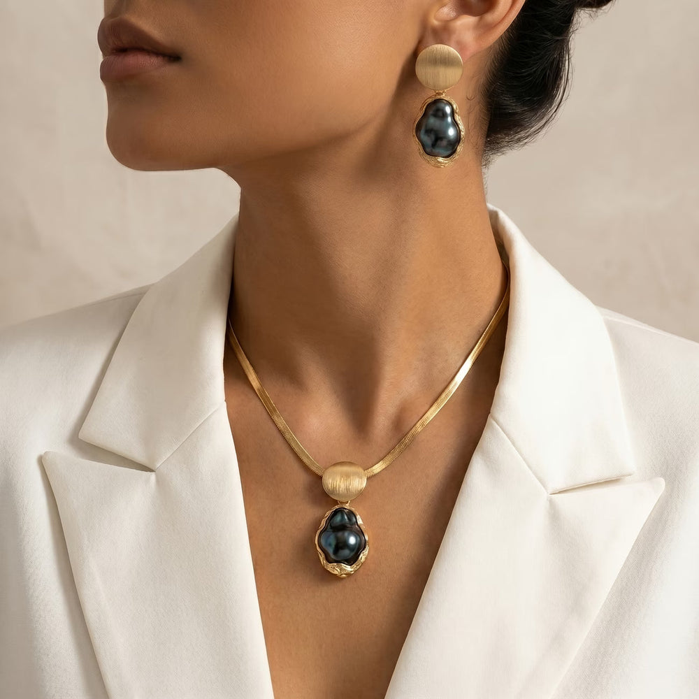 Close-up of the irregular baroque pearl texture