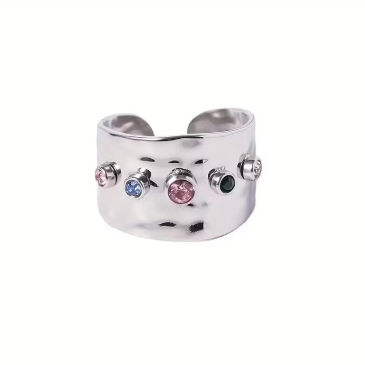 Ring displayed on a jewellery stand