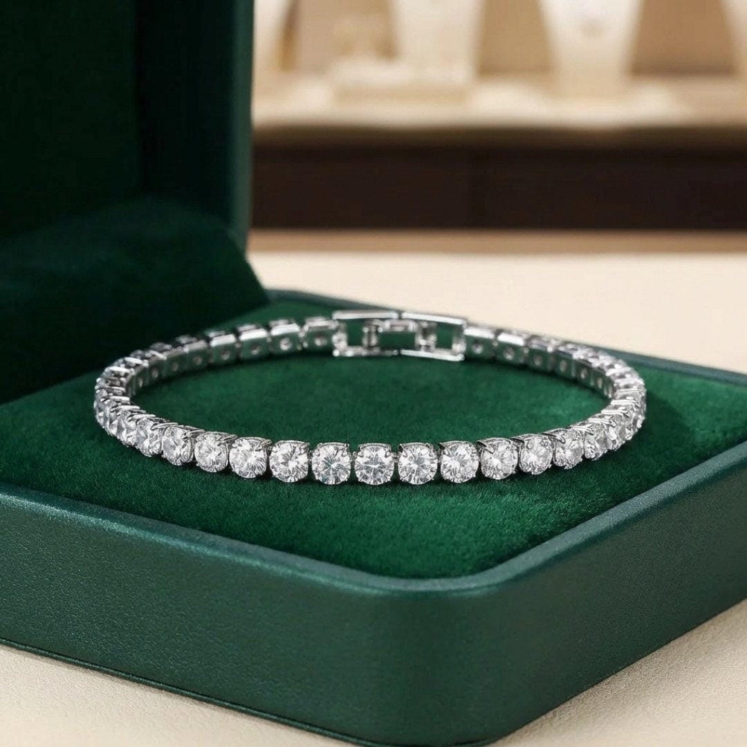 Main shot of the zirconia tennis bracelet