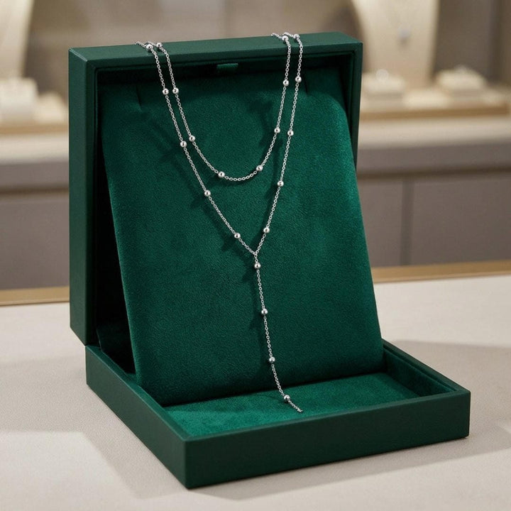Detail of the tassel drop and clasp