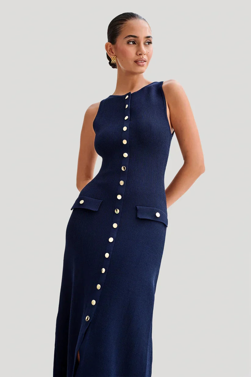 Amaris Hilton Midi Dress round neck detail