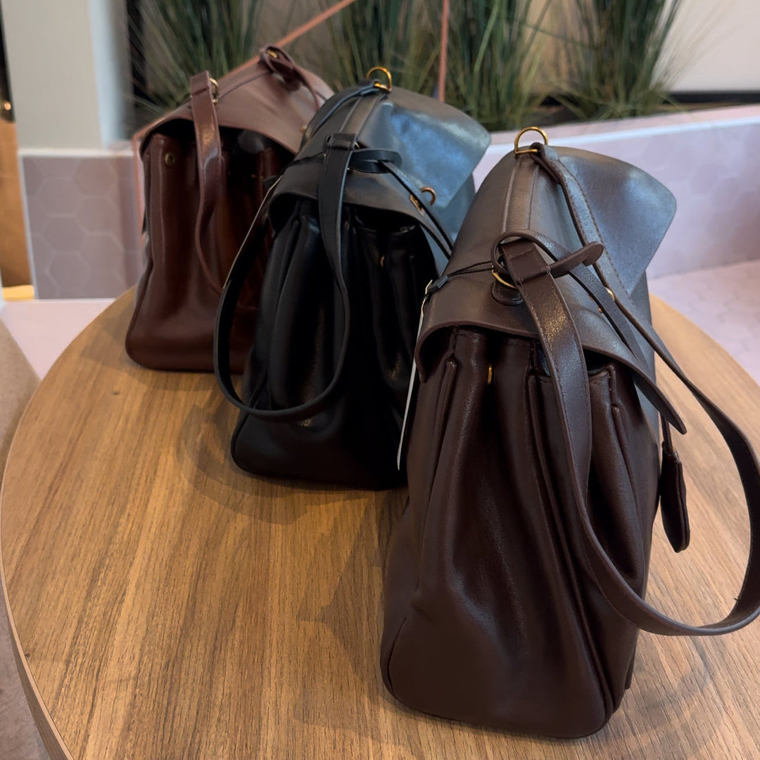 ARIA | Vintage Bag — women's bag, detail of the stitching and finish