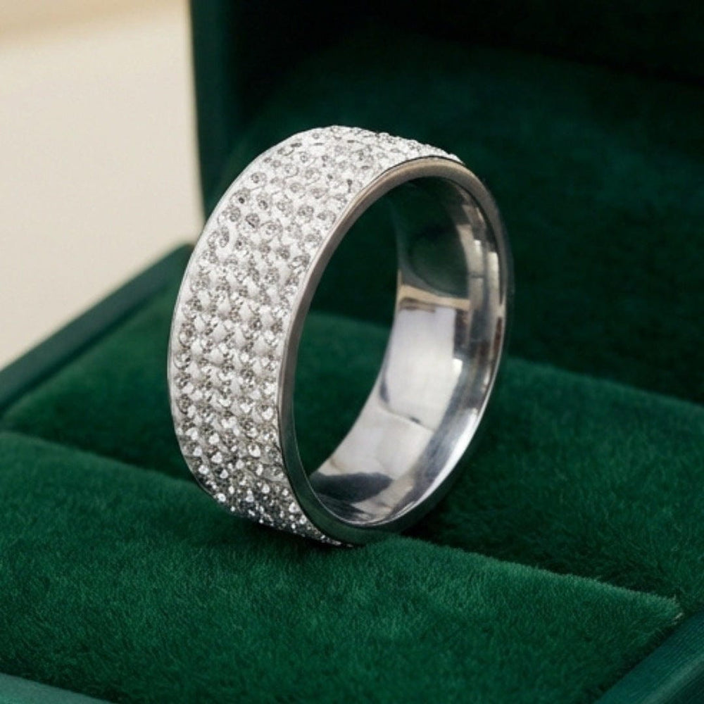 Close-up of the five rows of clear crystal detail