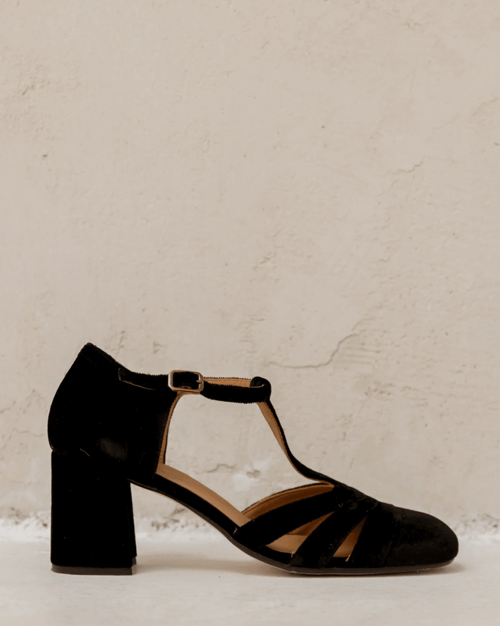Shoe With T-Bar And Stable — detail view
