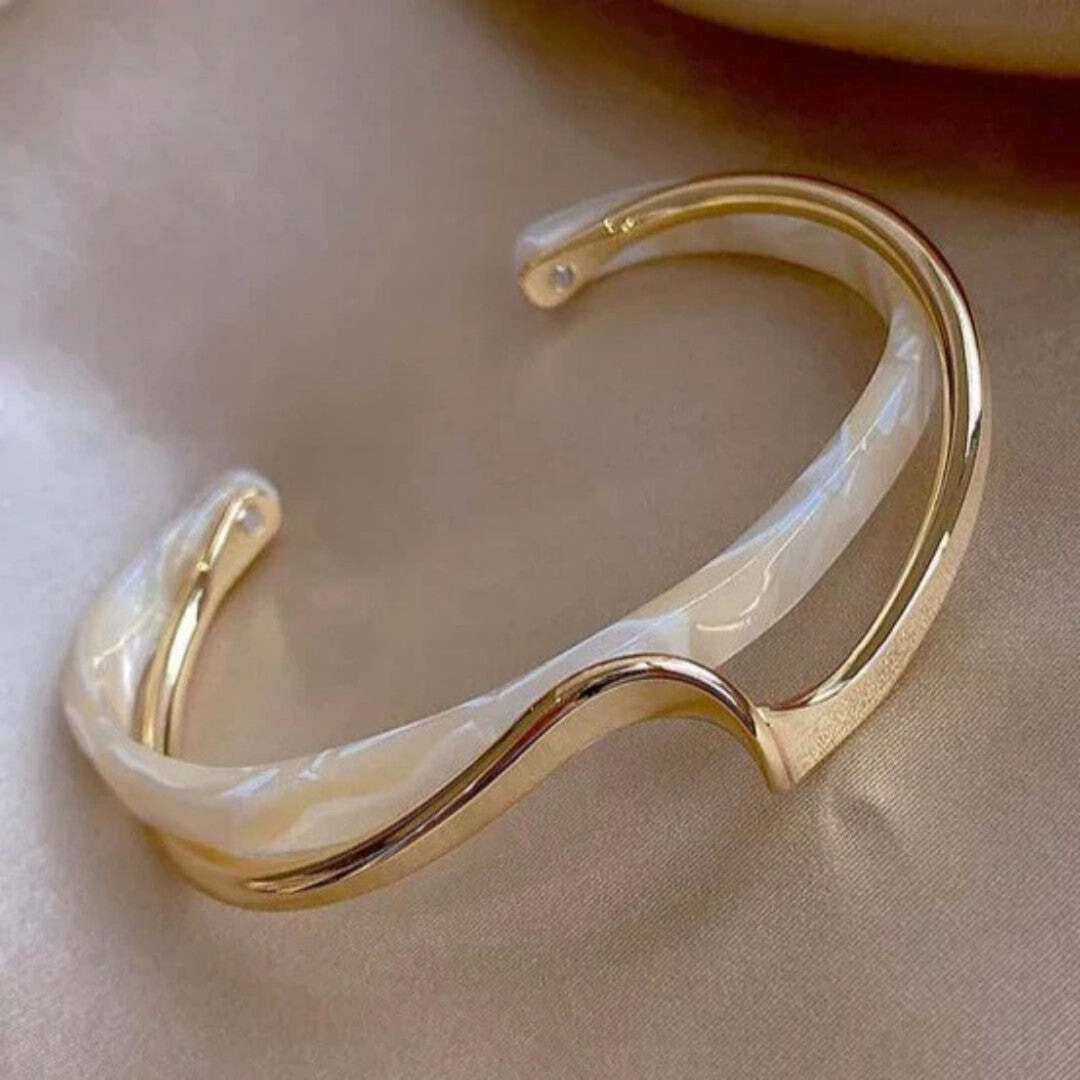 Main shot of the Soft Glow Opal Gold Bracelet