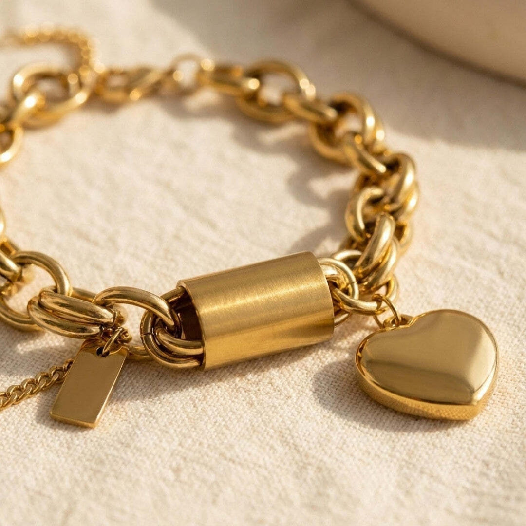Close-up of the heart charm detail