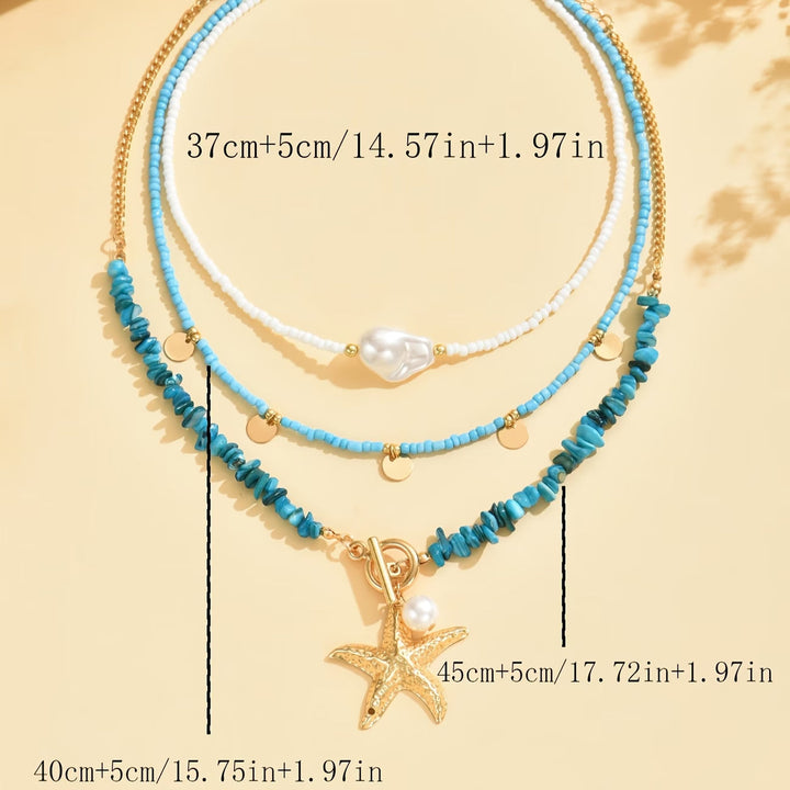Detail of the clasp and adjustable chain
