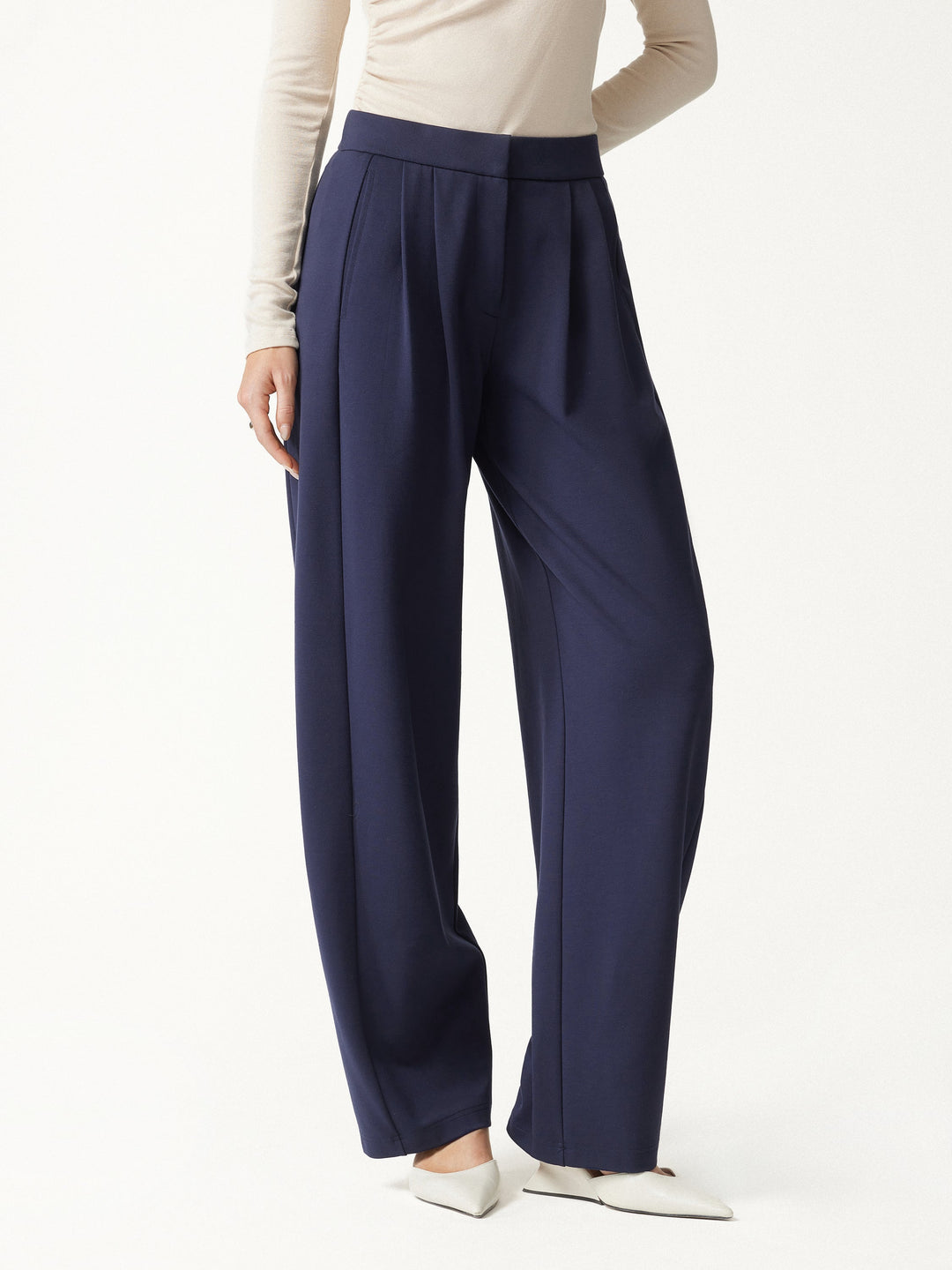 Ponte Low-Rise Ankled Barrel Pants with Pockets