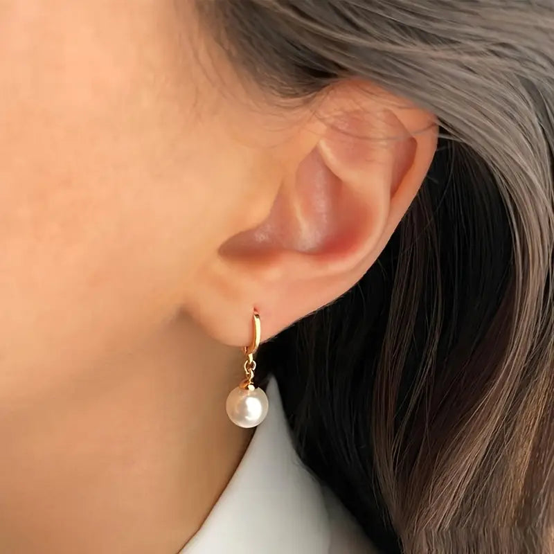 Close-up of the pearl sizing along the strands