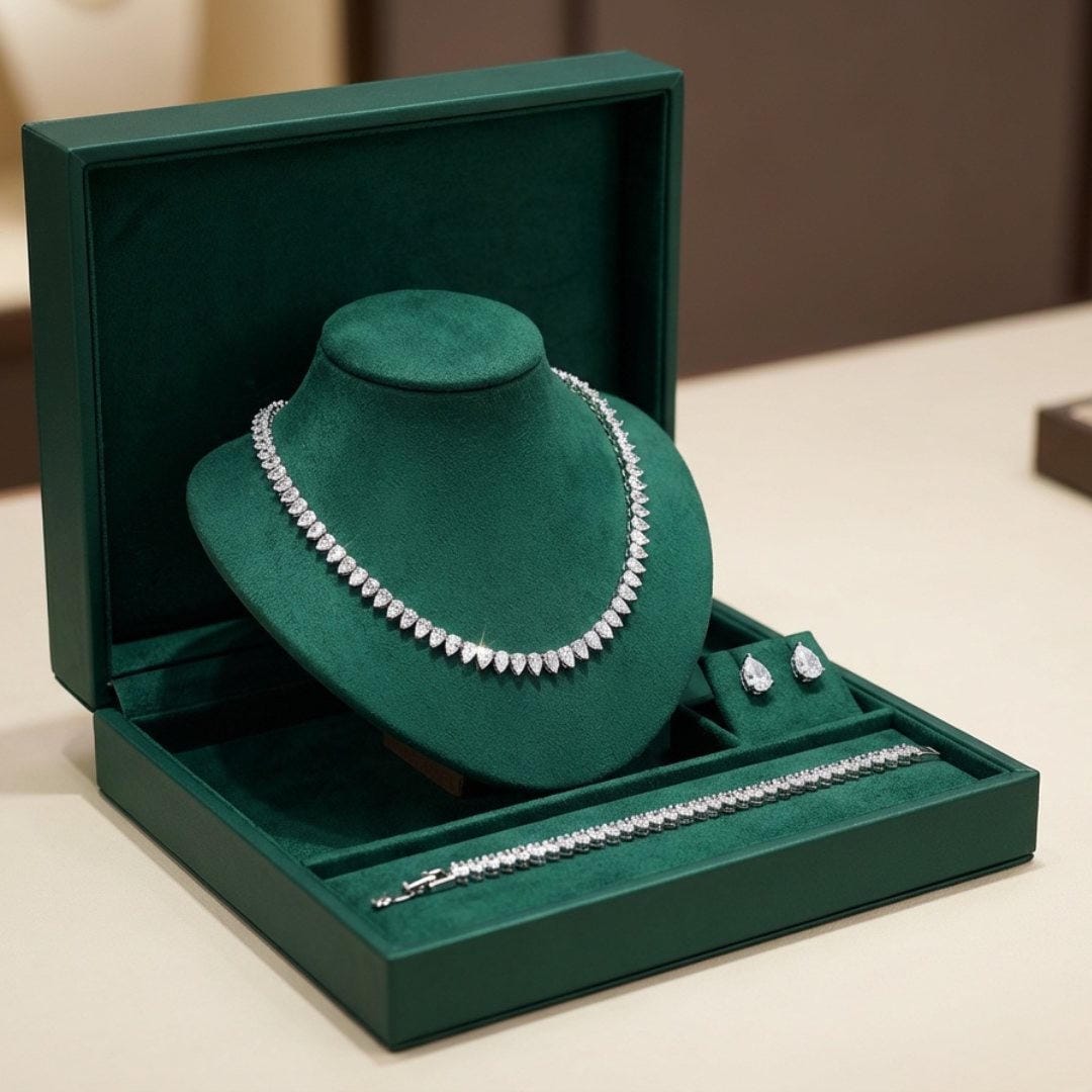 Close-up of the round-cut zirconia necklace pendant