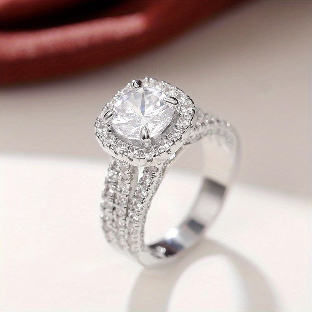 Close-up of the cushion-cut centre stone
