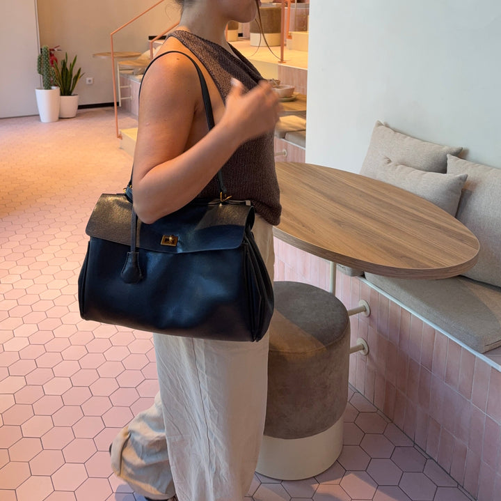 ARIA | Vintage Bag — women's bag, close-up of the fabric and handles