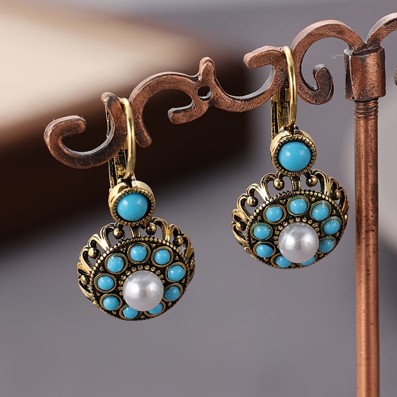 Close-up of the blossom-shaped drop detail