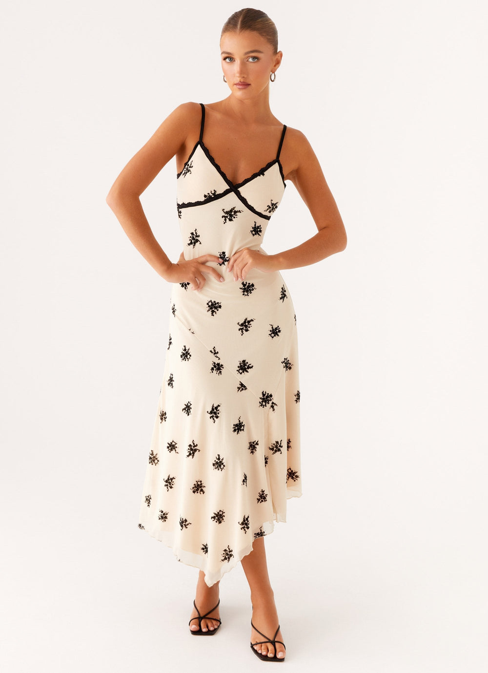 Amy Midi Dress V-neck neckline detail