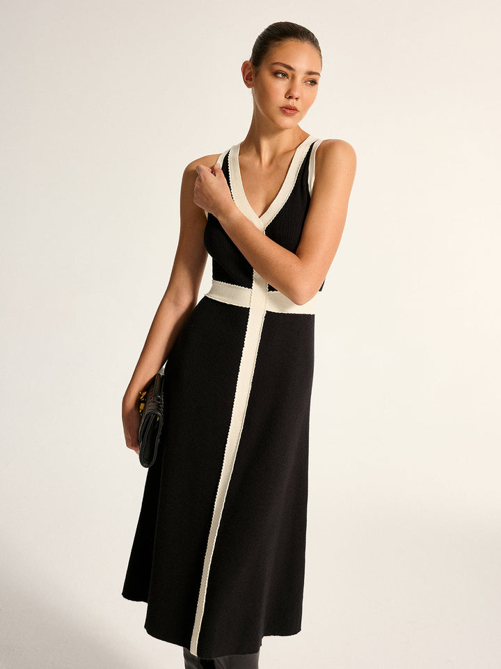 Contrast Trim Sleeveless V‑Neck Knit Midi Dress