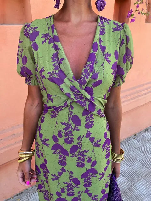 Lucinda - Boho V-Neck Floral Pleated Dress — detail view