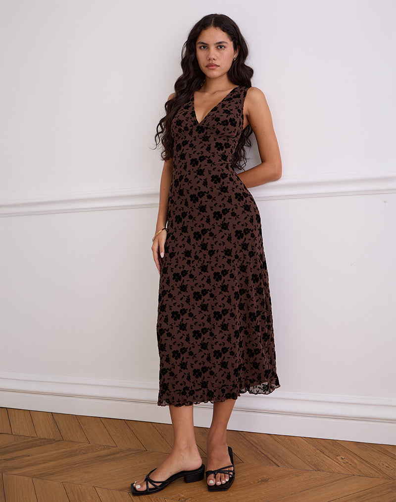 Elle Midi Dress V-neck neckline detail