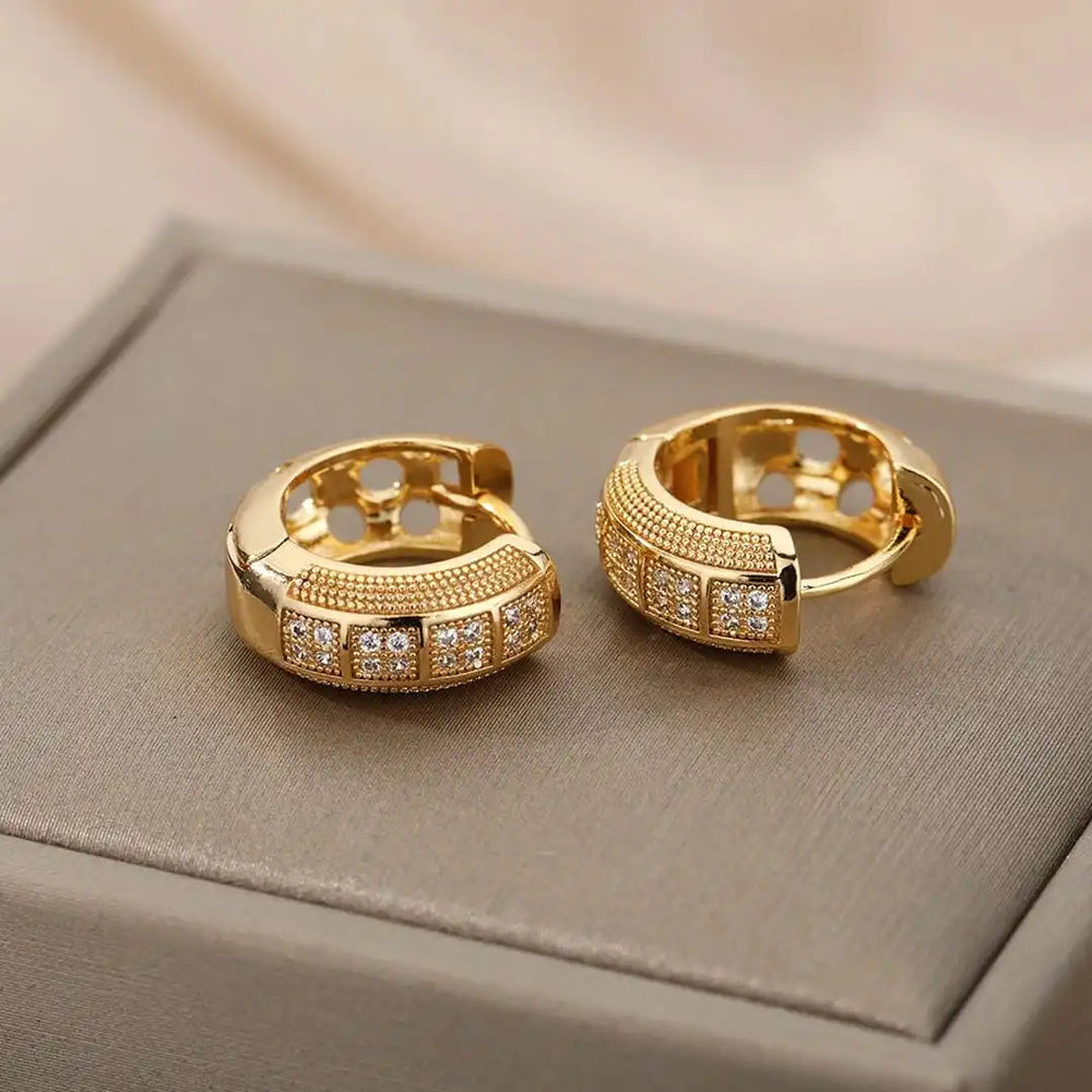 Close-up of the zirconia-paved band
