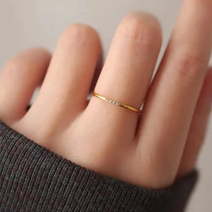 Main shot of the thin zirconia stacking ring