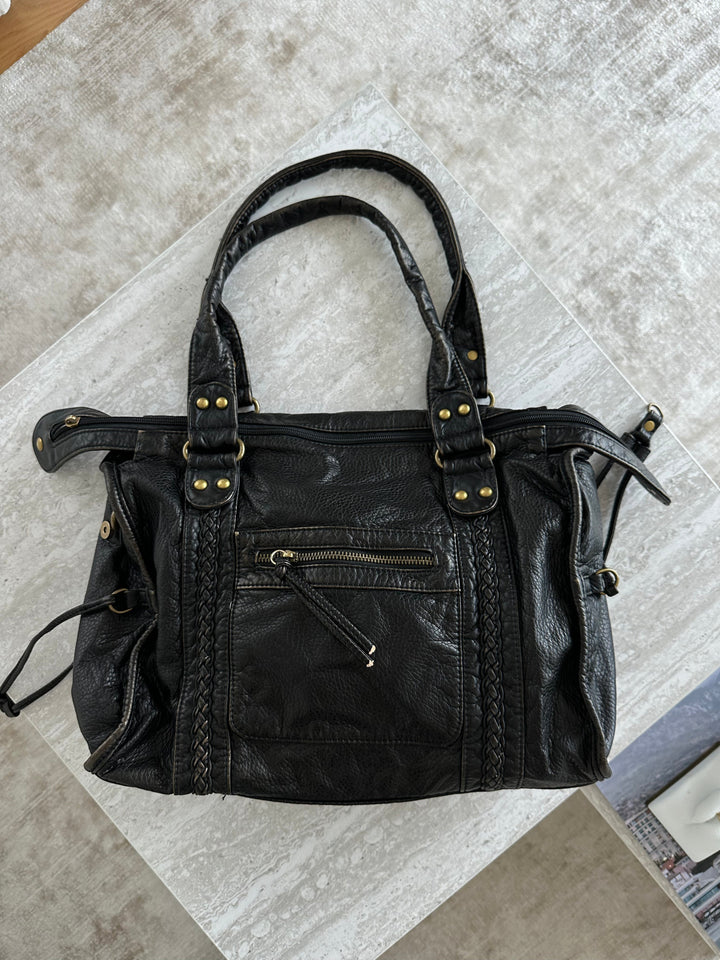 ARIA | Vintage Weave Shoulder Bag — women's bag, shown on the model