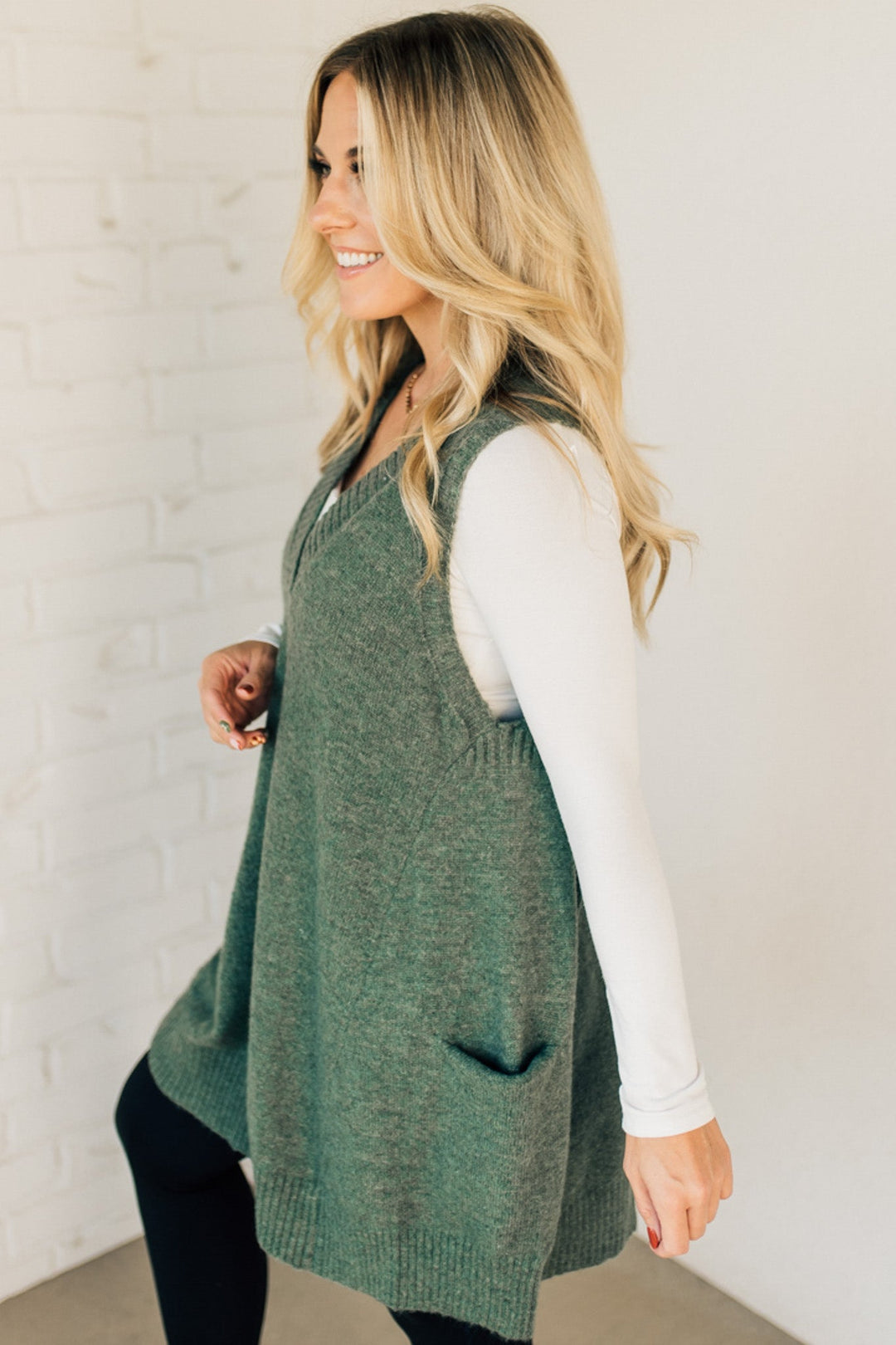 Scarlett Stylish Long Sweaters with Pocket — detail view