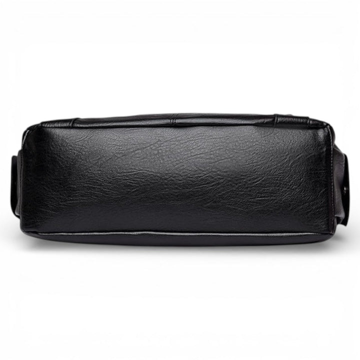 ARIA | Everyday Carryall Bag — women's bag, detail of the stitching and finish