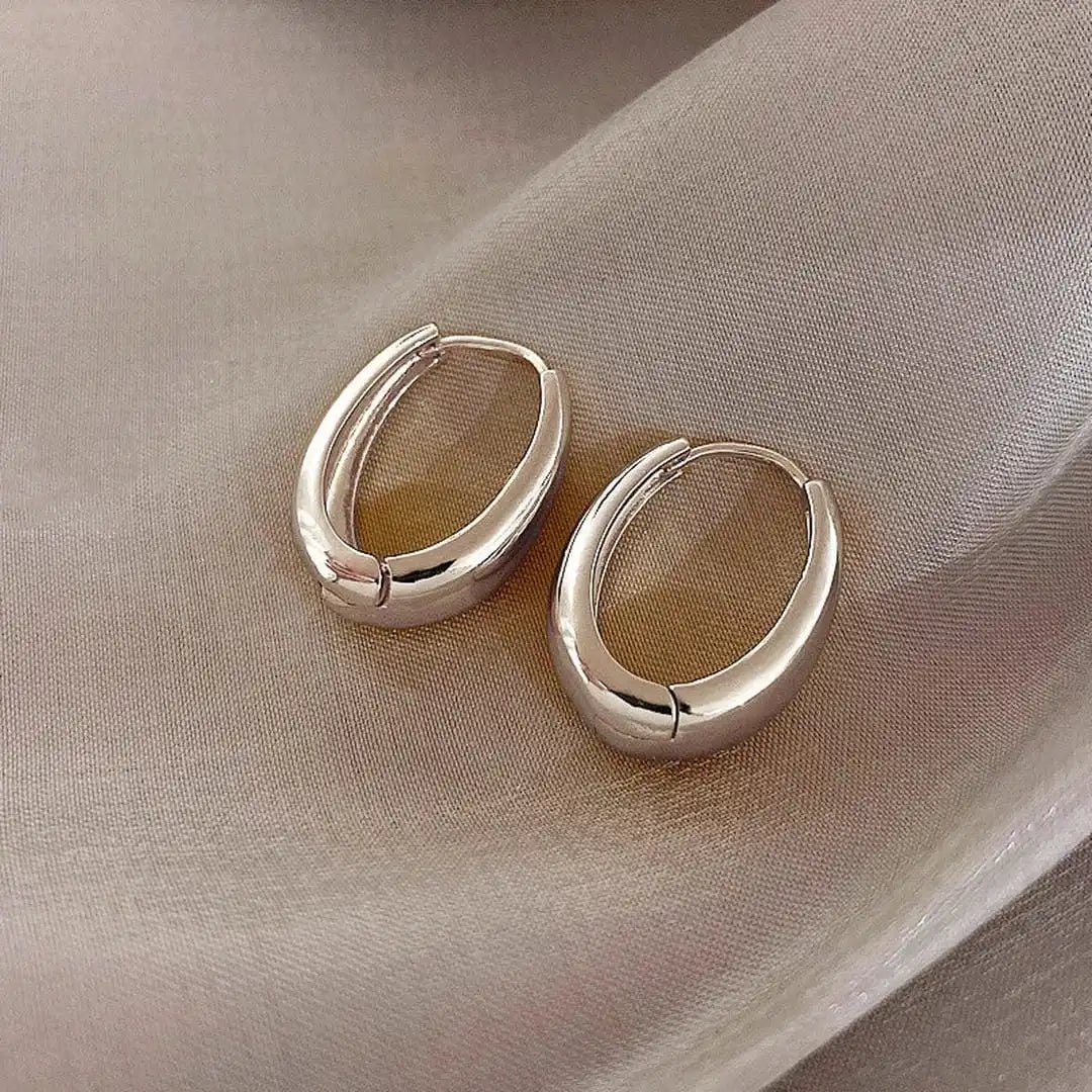 Side angle showing the hoop and drop