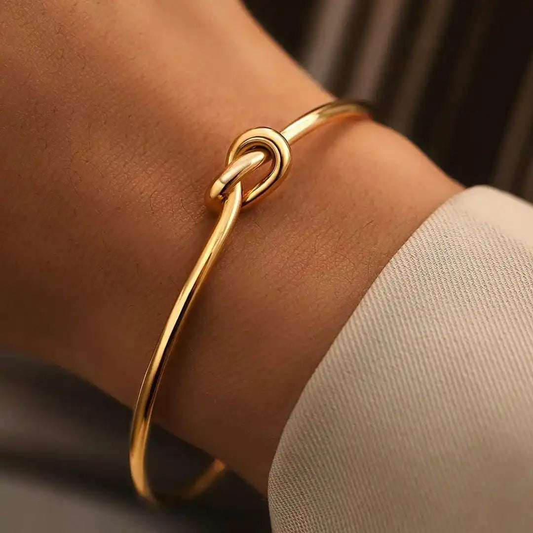 Main shot of the woven twist texture bangle