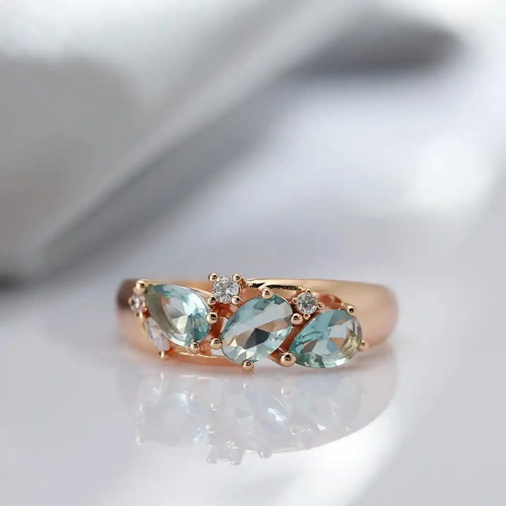 Close-up of the blue zircon stone setting