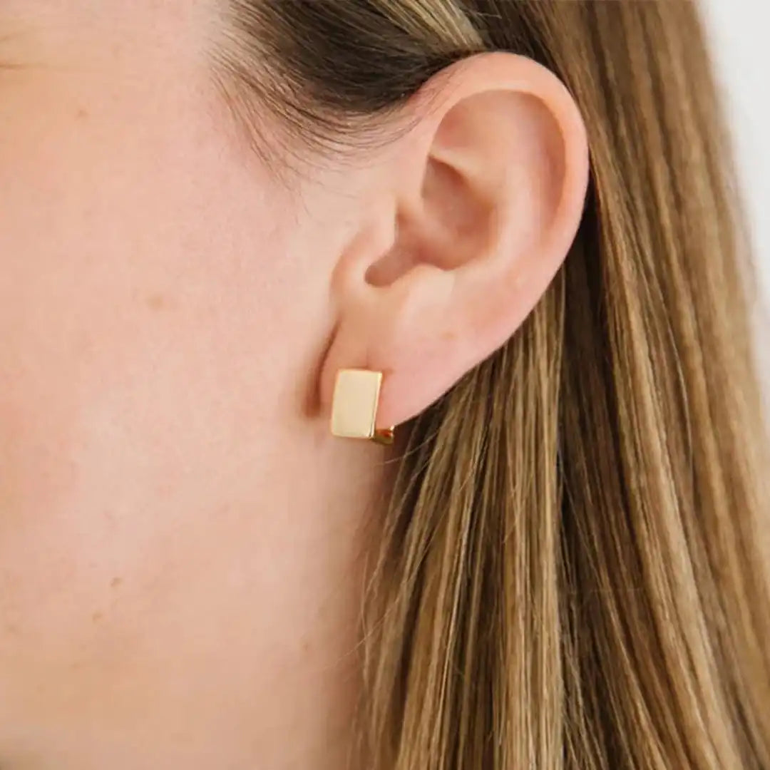 Side angle showing the hoop shape