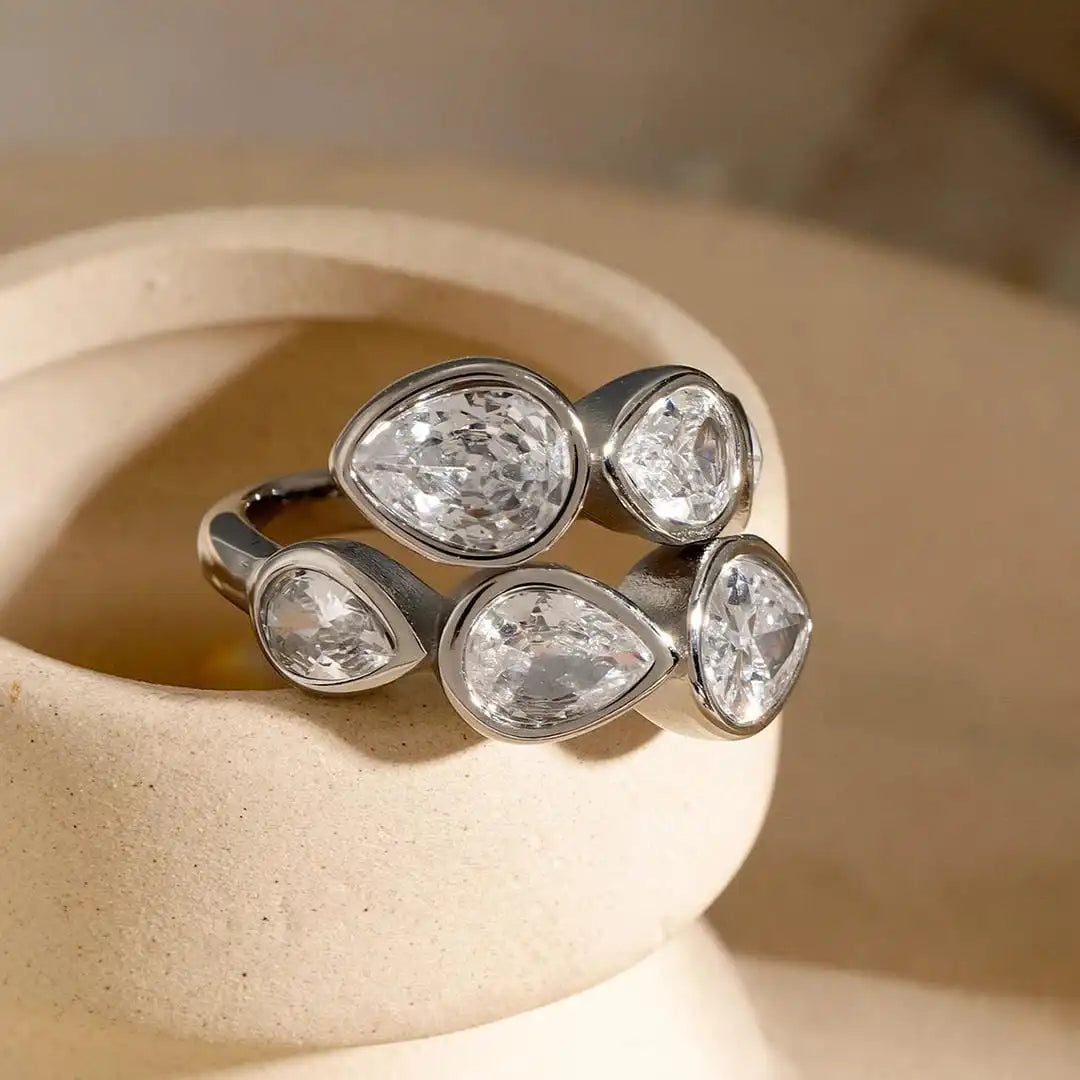 Close-up of the shiny zirconia detail