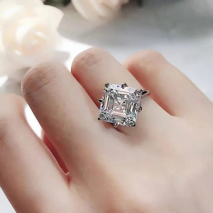 Ring displayed on a jewellery stand