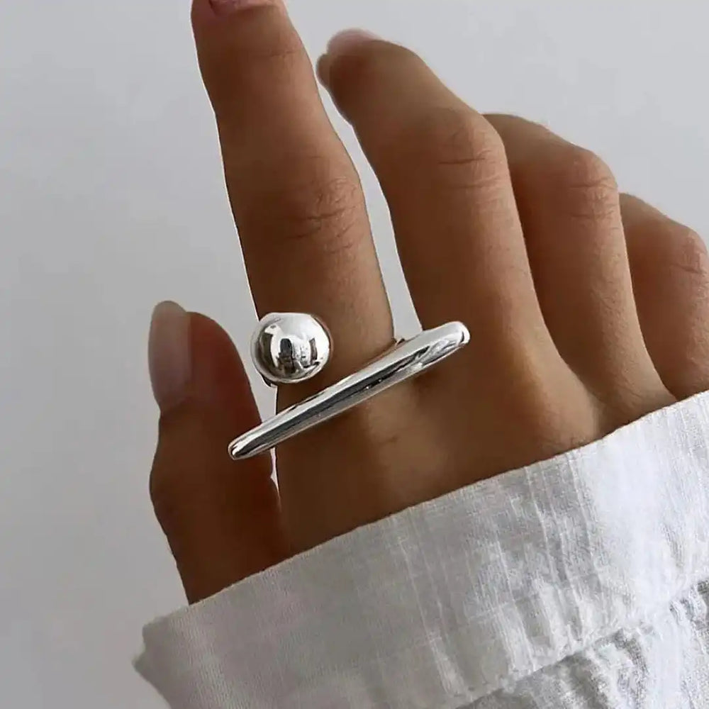Close-up of the sleek band detail