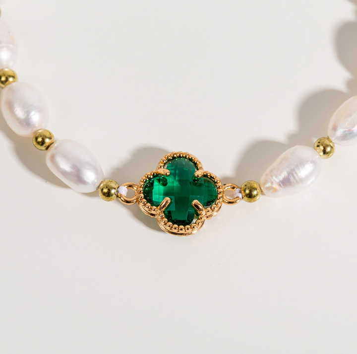 Emerald Cloverleaf Bracelet with Emerald and Pearls in Gold