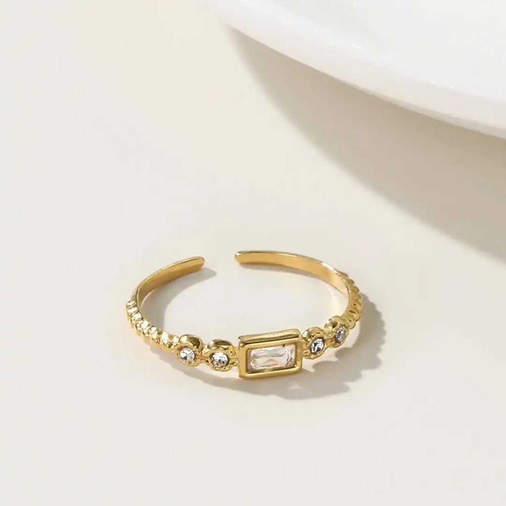 Close-up of the zircon crystal detail