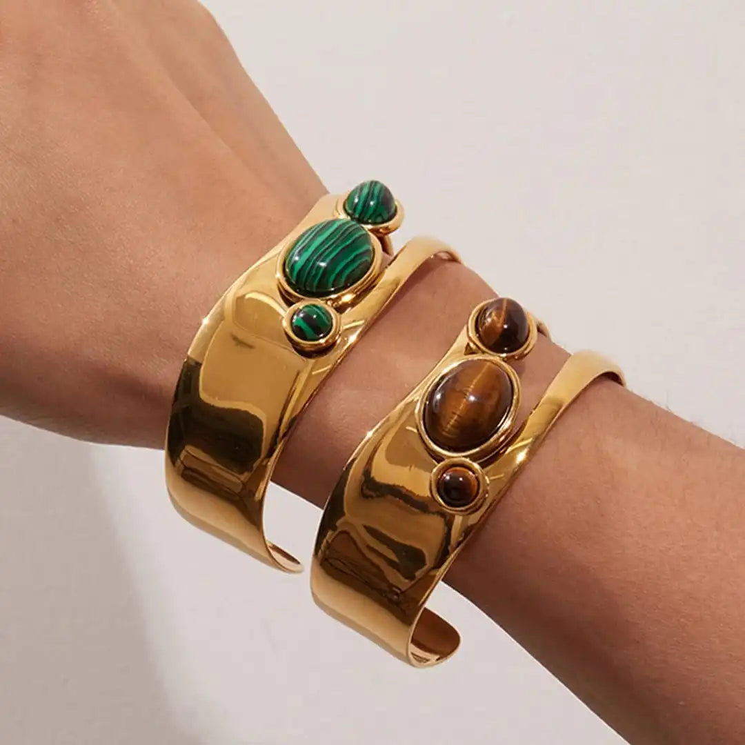 Main shot of the vintage gold tiger eye bracelet