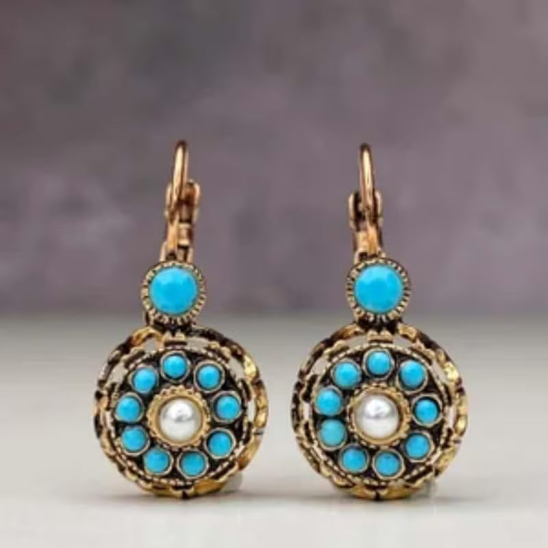 Side angle showing the turquoise accent