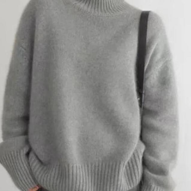 Ainsley | Women's Oversized Turtleneck Sweater