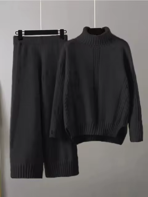 Scarlett™ - Stylish High-neck Pullover Sweater with Loose Pants Set