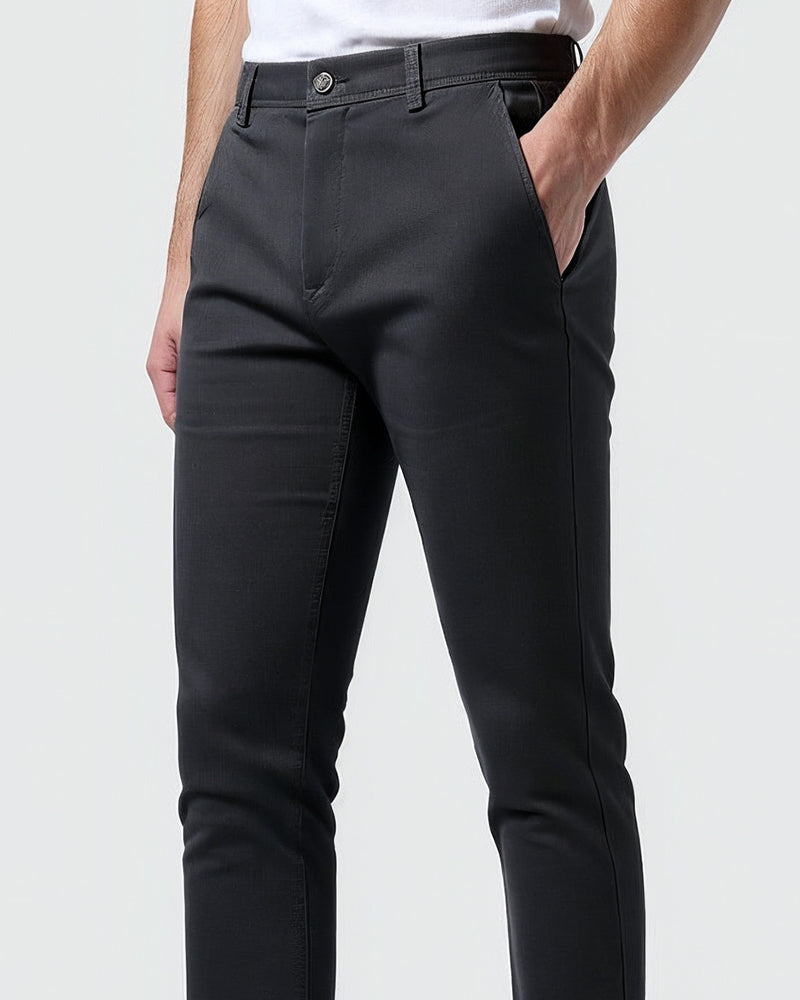 Everyday slim chinos in black, close-up of fabric