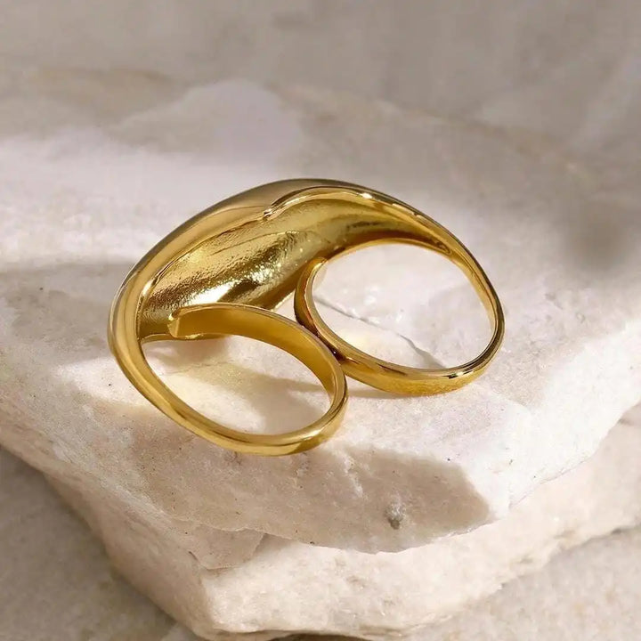 Close-up of the ring catching the light