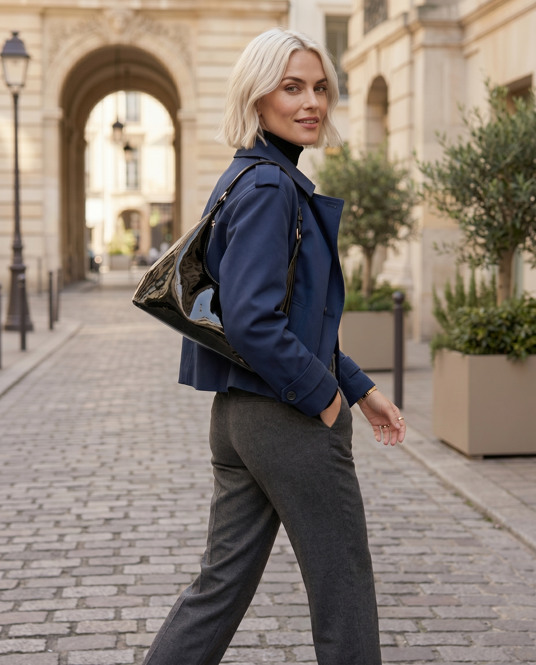 Ida | Patent Shoulder Bag with Curved Shape