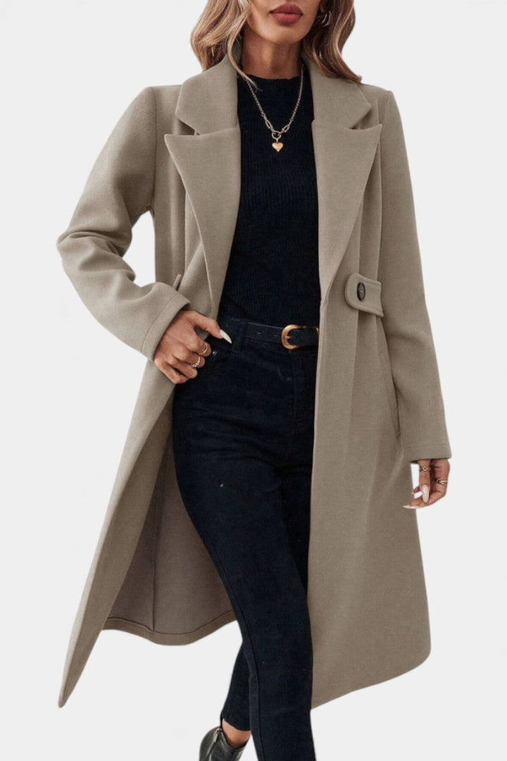Hédia coat double button row detail close-up
