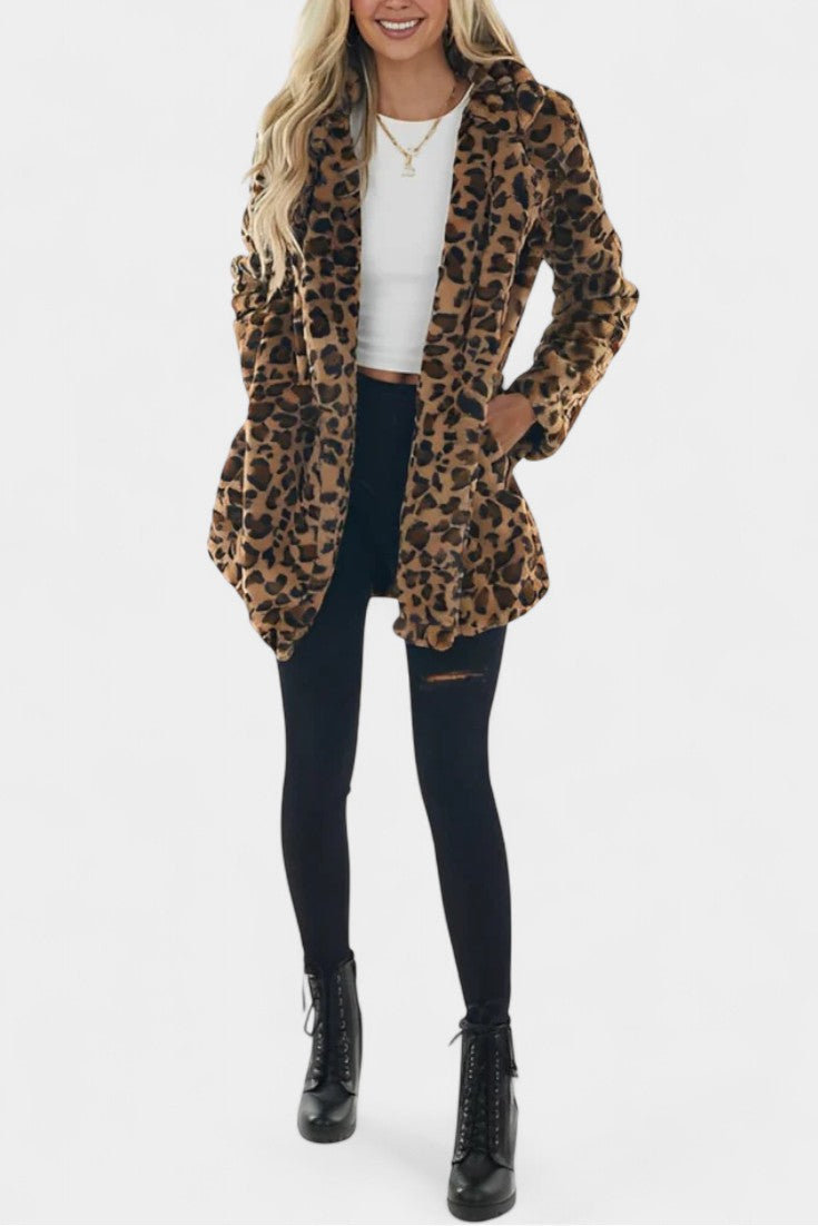 Énola long leopard print faux fur coat front view