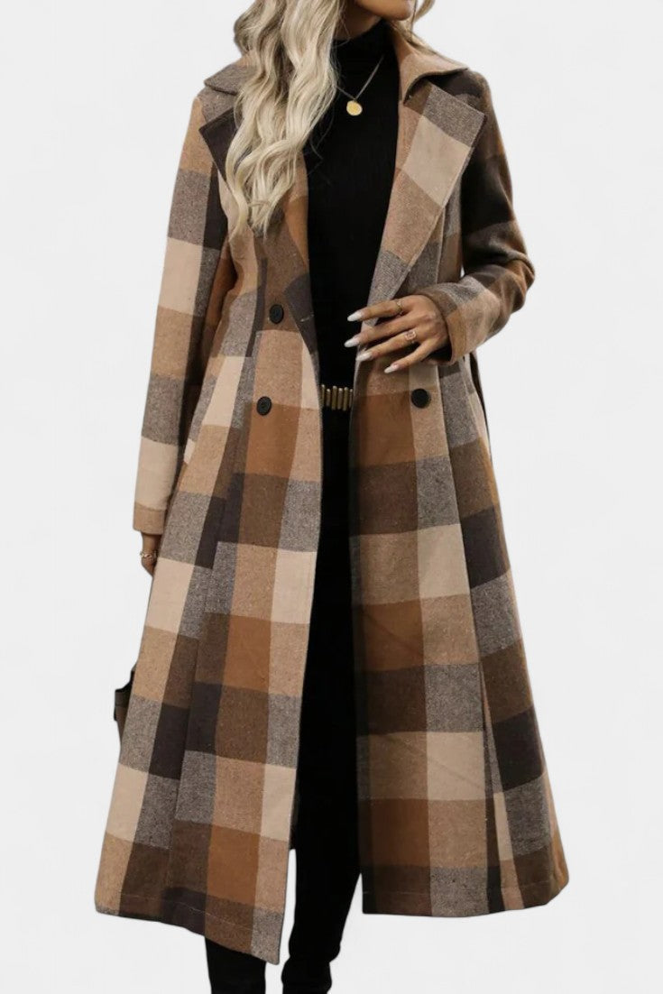 Mélissandre coat notched collar detail close-up
