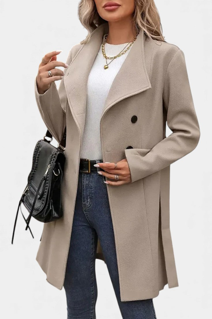 Yuliana coat collar and top button detail
