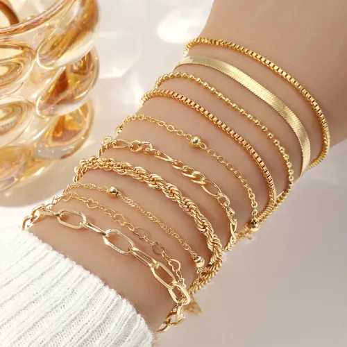 Main shot of the stackable gold link bracelet set