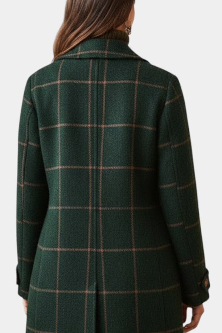 Saphira check coat collar and button detail